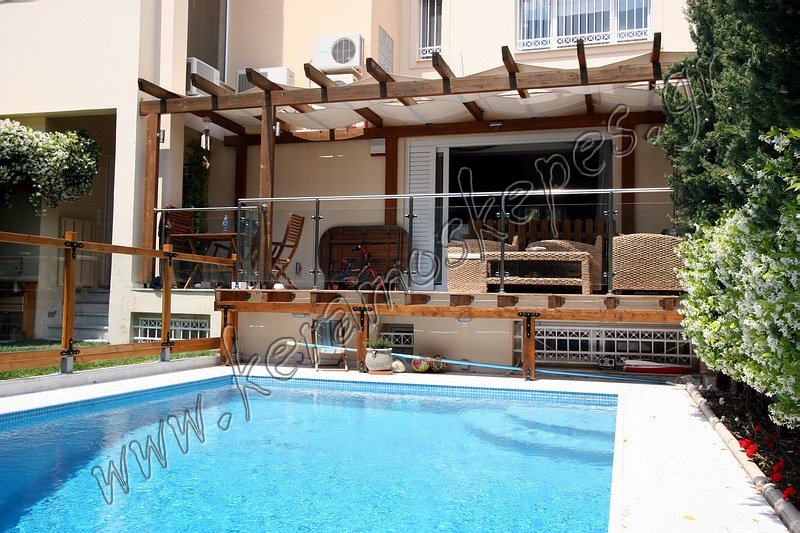 �������